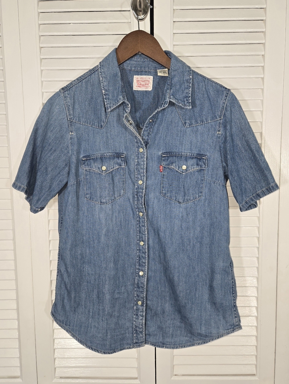 Levi's Short Sleeve Western Denim Took Chest Pockets Pearl Snap Front Shirt Sz S